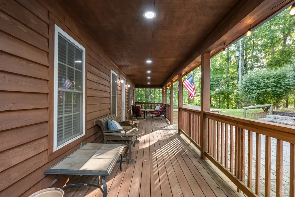 165 Kangaroo Ridge Road Byrdstown TN 38549