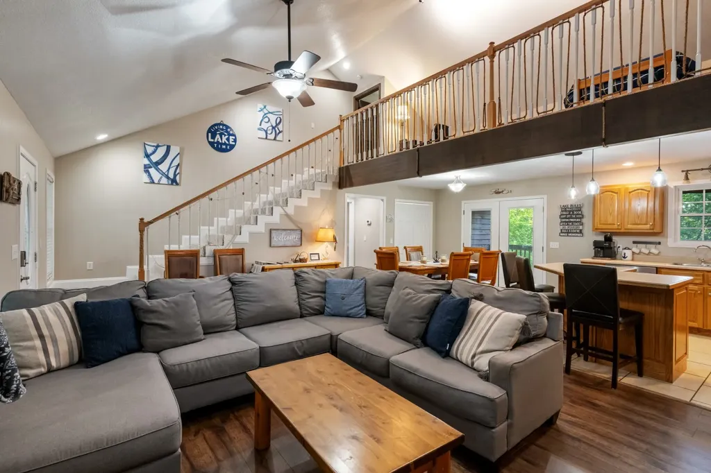 165 Kangaroo Ridge Road Byrdstown TN 38549