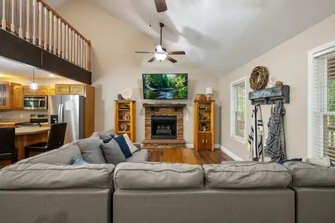 165 Kangaroo Ridge Road Byrdstown TN 38549