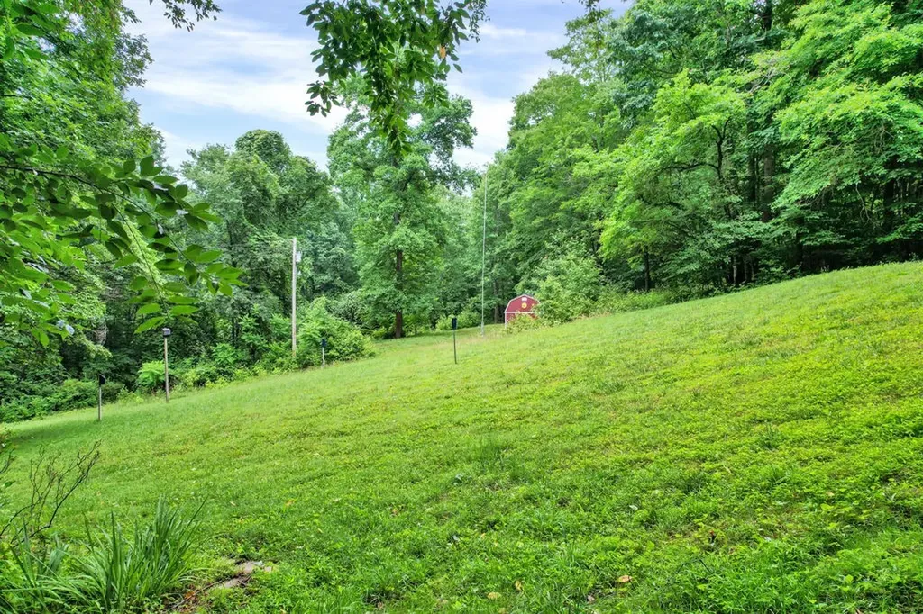 134 Mckinney Road Harriman TN 37748
