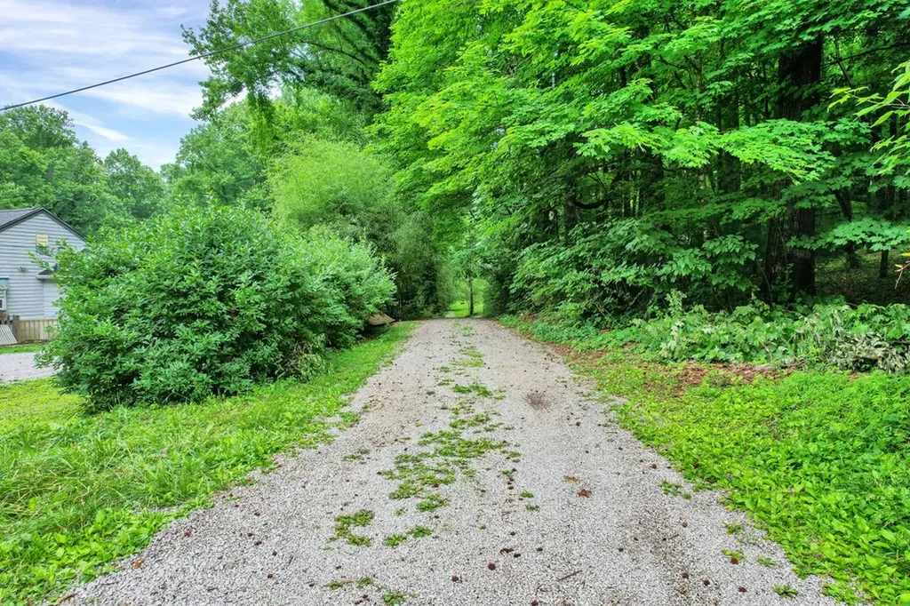 134 Mckinney Road Harriman TN 37748