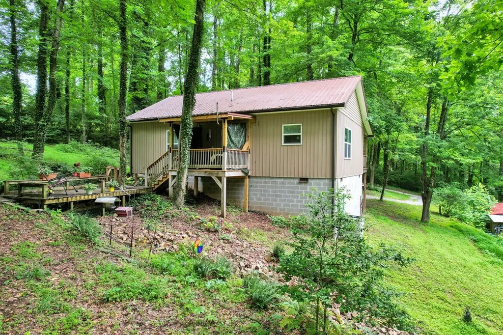 134 Mckinney Road Harriman TN 37748