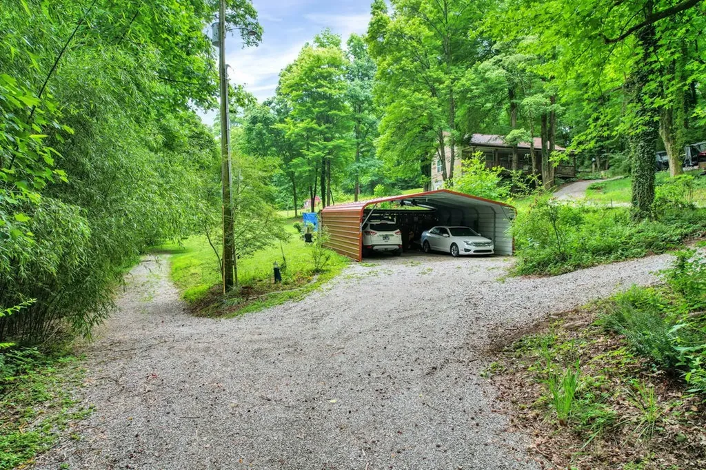 134 Mckinney Road Harriman TN 37748