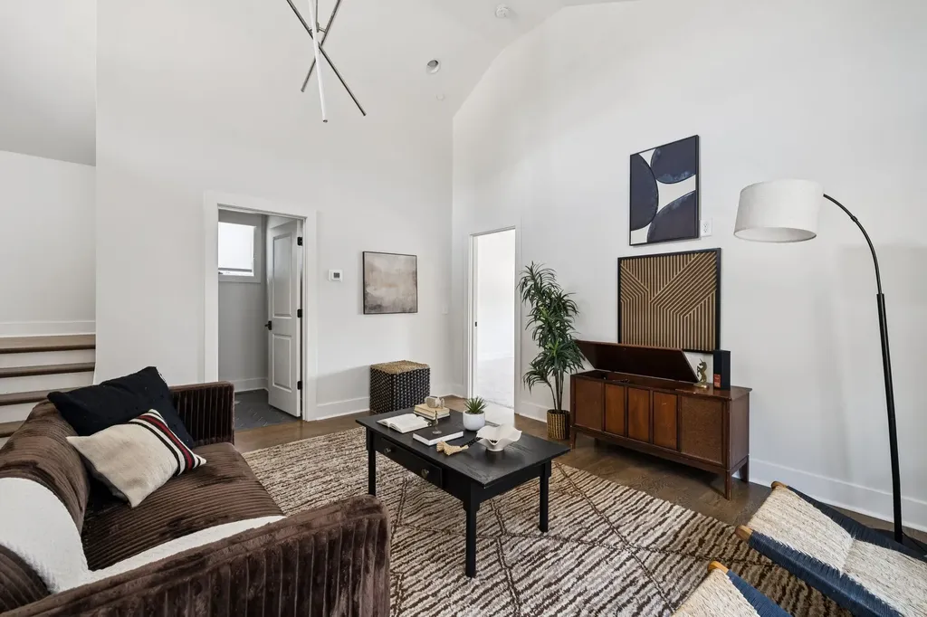 206 S 10th Street Nashville TN 37206