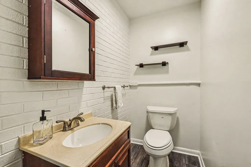 407 Portland Road White House TN 37188