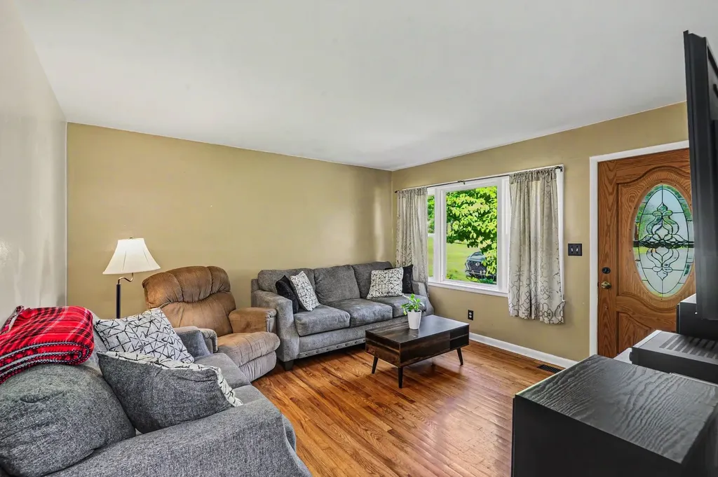 407 Portland Road White House TN 37188