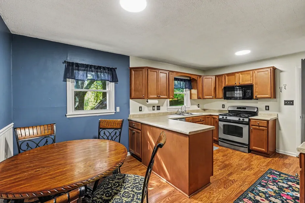 407 Portland Road White House TN 37188