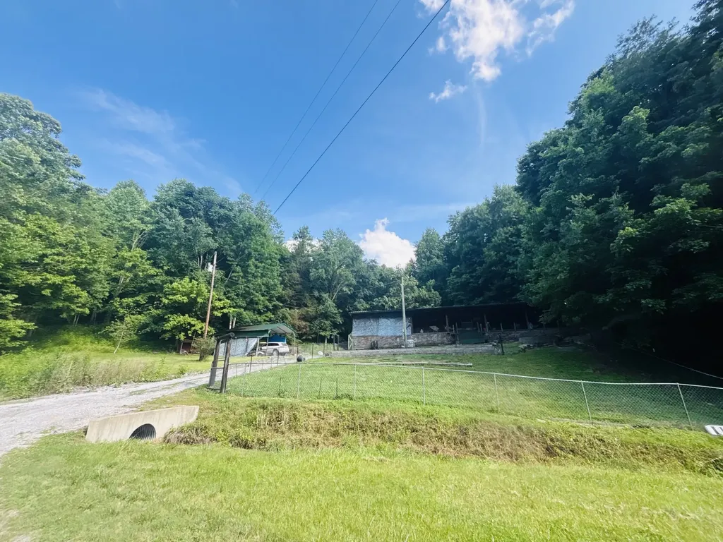 150 Amons Lane Lafayette TN 37083