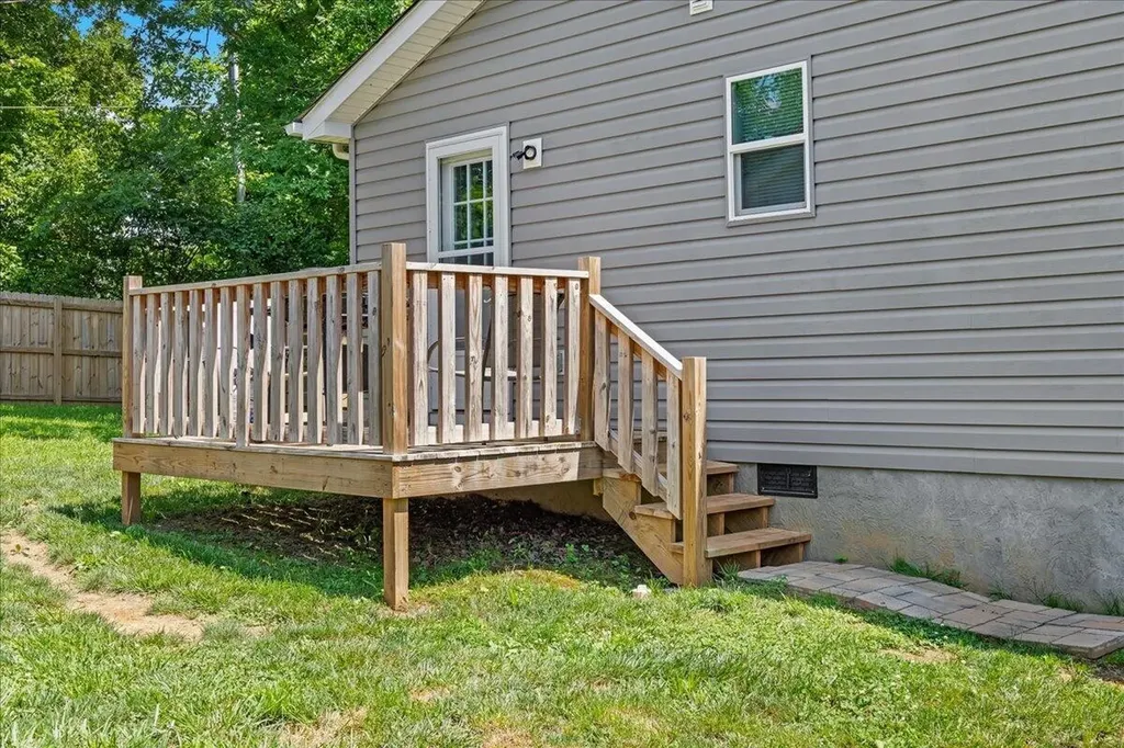 311 N Iowa Avenue Etowah TN 37331