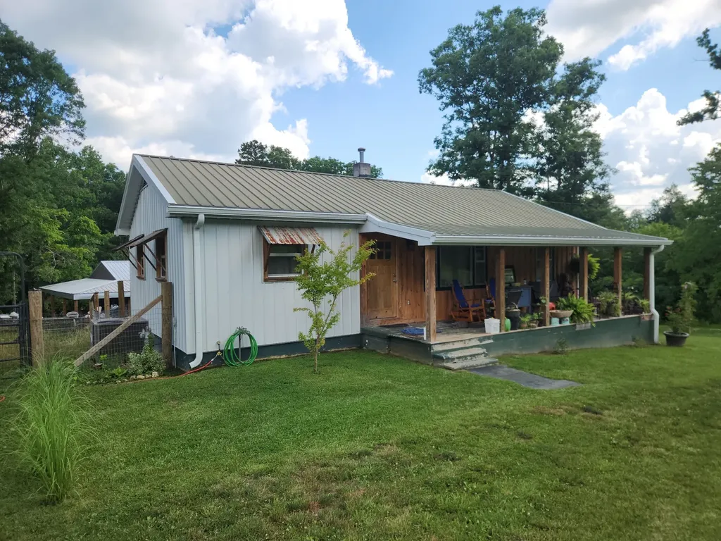2888 Nashville Highway Lancing TN 37770