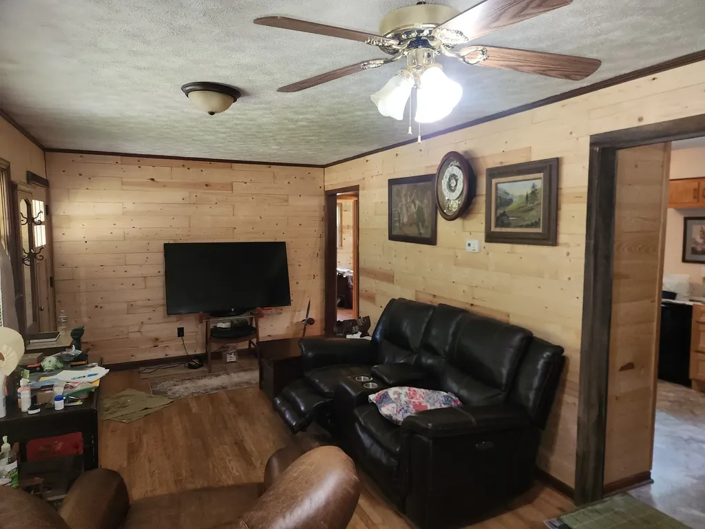 2888 Nashville Highway Lancing TN 37770