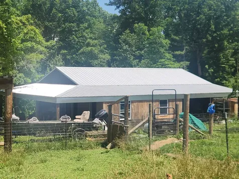 2888 Nashville Highway Lancing TN 37770