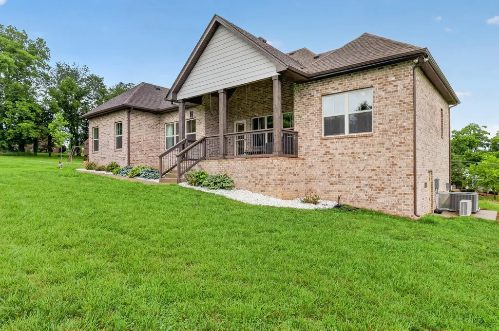 1005 Hiltonwood Boulevard Castalian Springs TN 37031