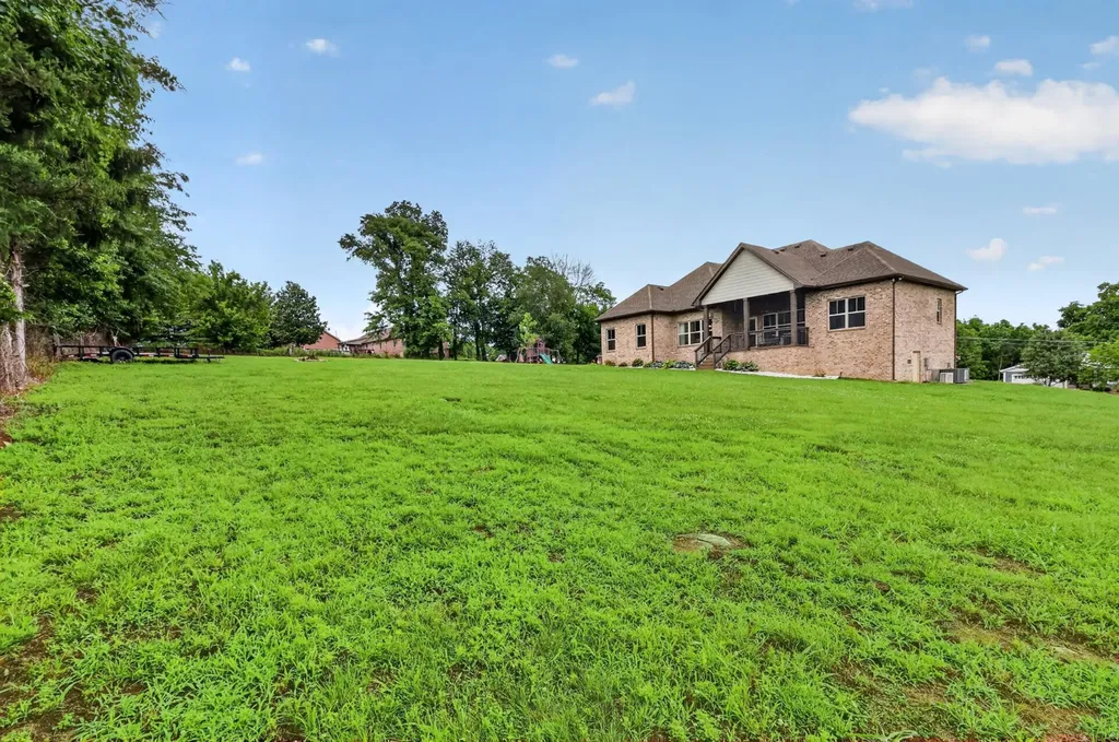 1005 Hiltonwood Boulevard Castalian Springs TN 37031