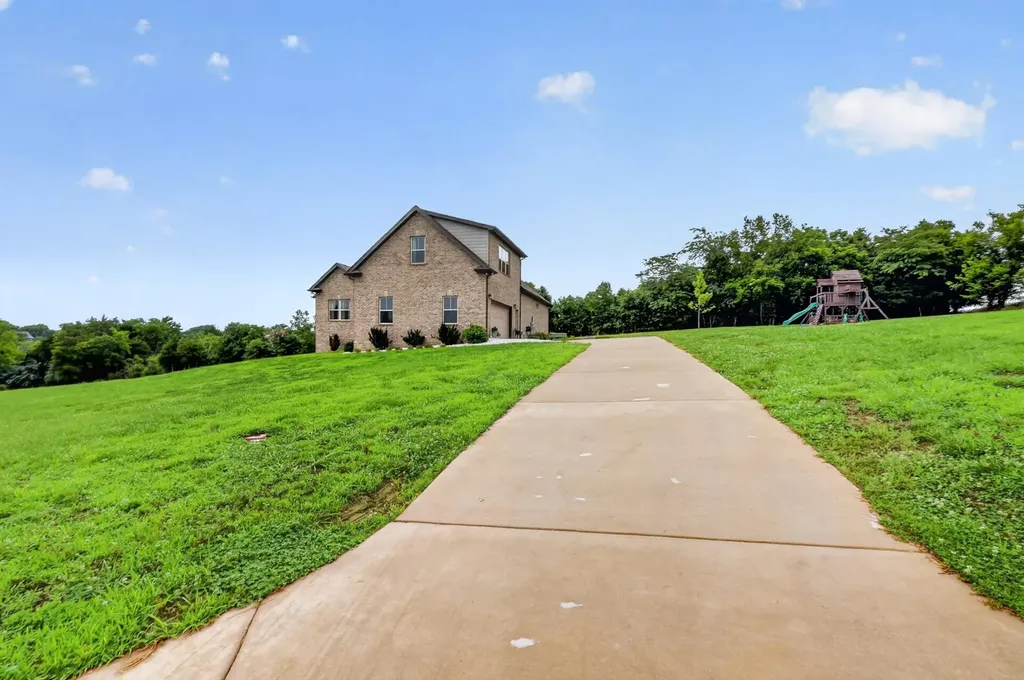 1005 Hiltonwood Boulevard Castalian Springs TN 37031
