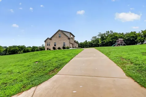 1005 Hiltonwood Boulevard Castalian Springs TN 37031