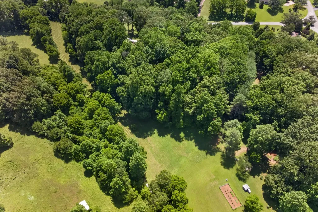 1644 Carriage Lane Cookeville TN 38506