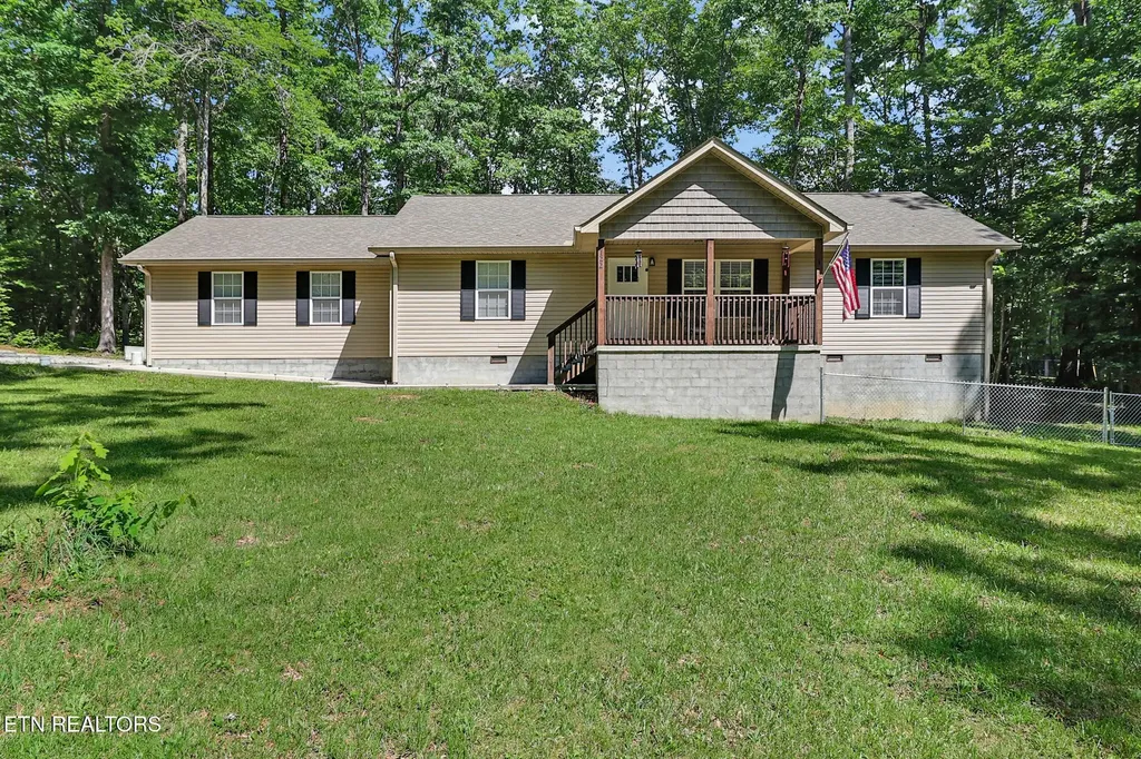 122 Jay Loop Jamestown TN 38556