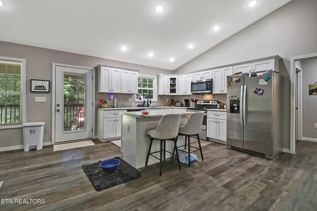 122 Jay Loop Jamestown TN 38556