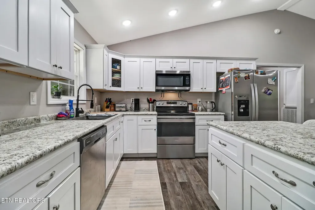 122 Jay Loop Jamestown TN 38556