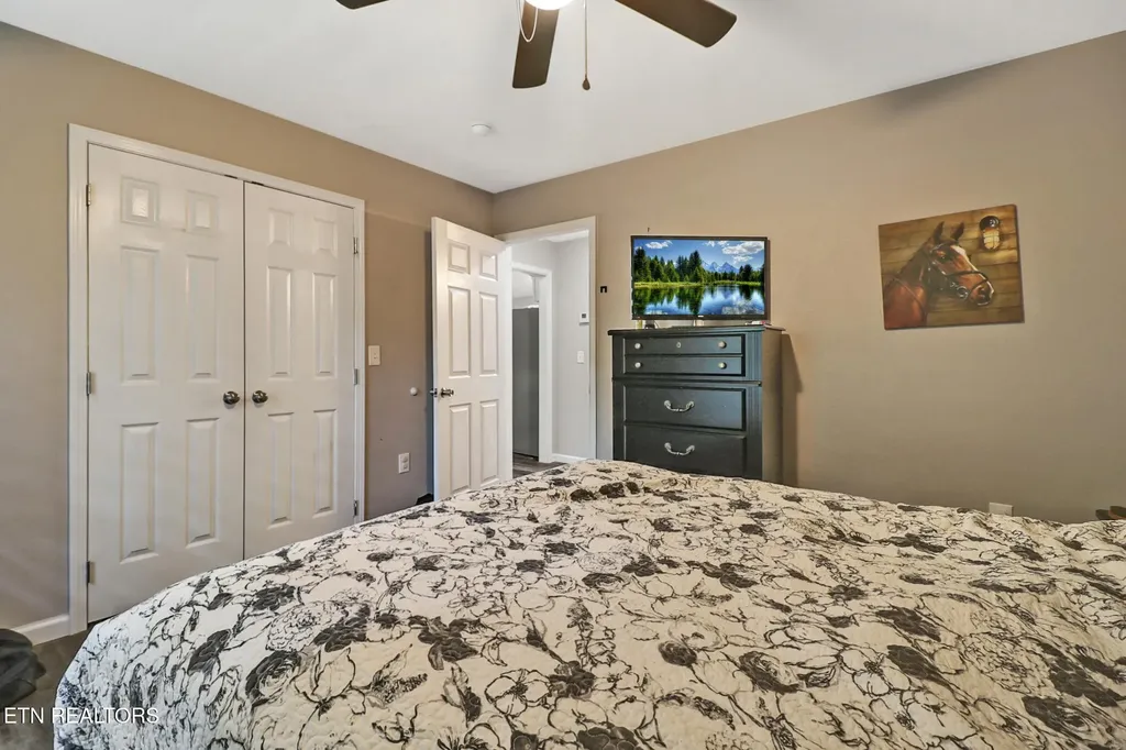 122 Jay Loop Jamestown TN 38556