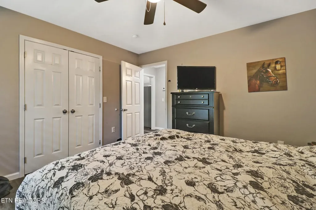 122 Jay Loop Jamestown TN 38556