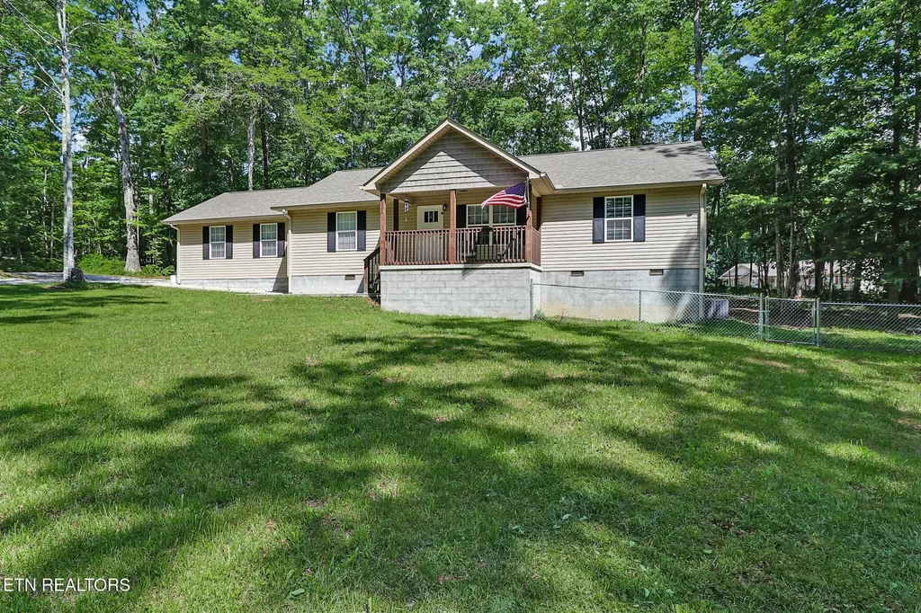 122 Jay Loop Jamestown TN 38556