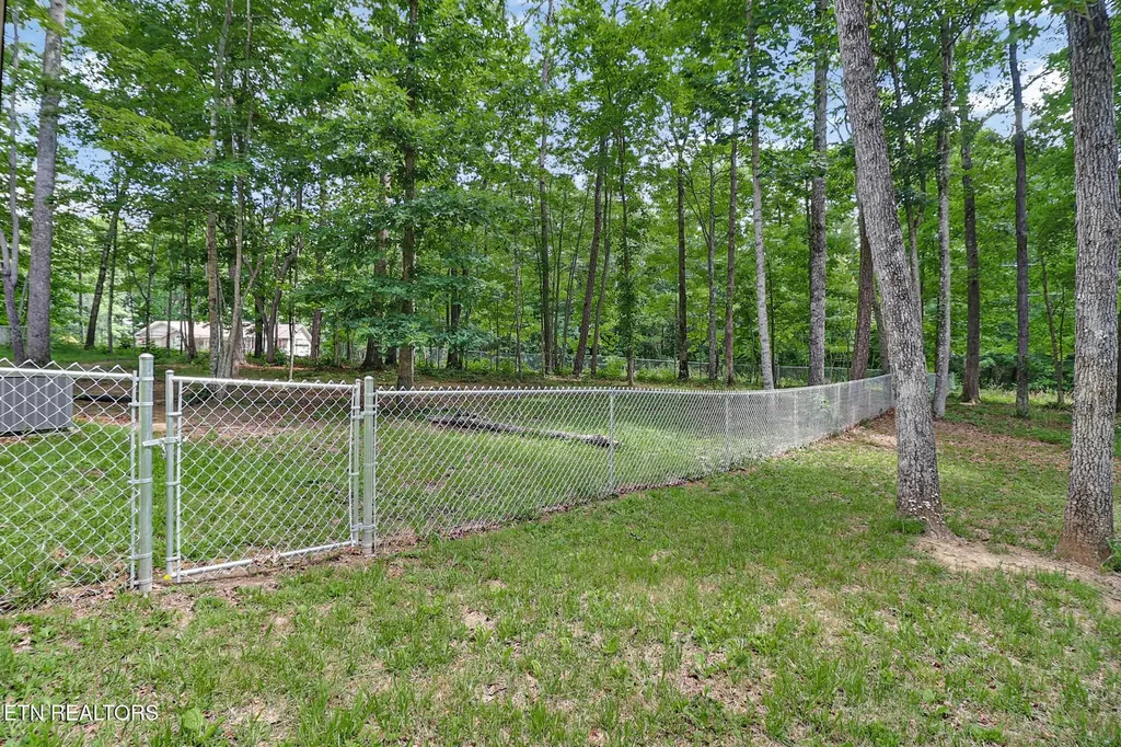 122 Jay Loop Jamestown TN 38556