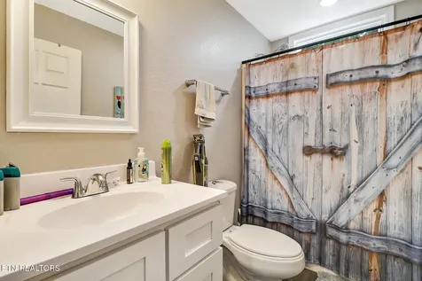 122 Jay Loop Jamestown TN 38556