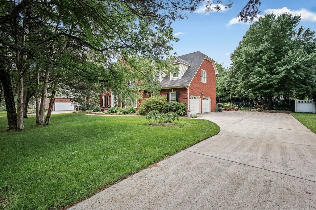 1310 White Oak Lane Murfreesboro TN 37130