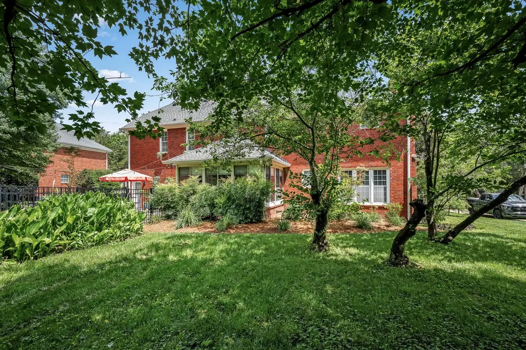 1310 White Oak Lane Murfreesboro TN 37130