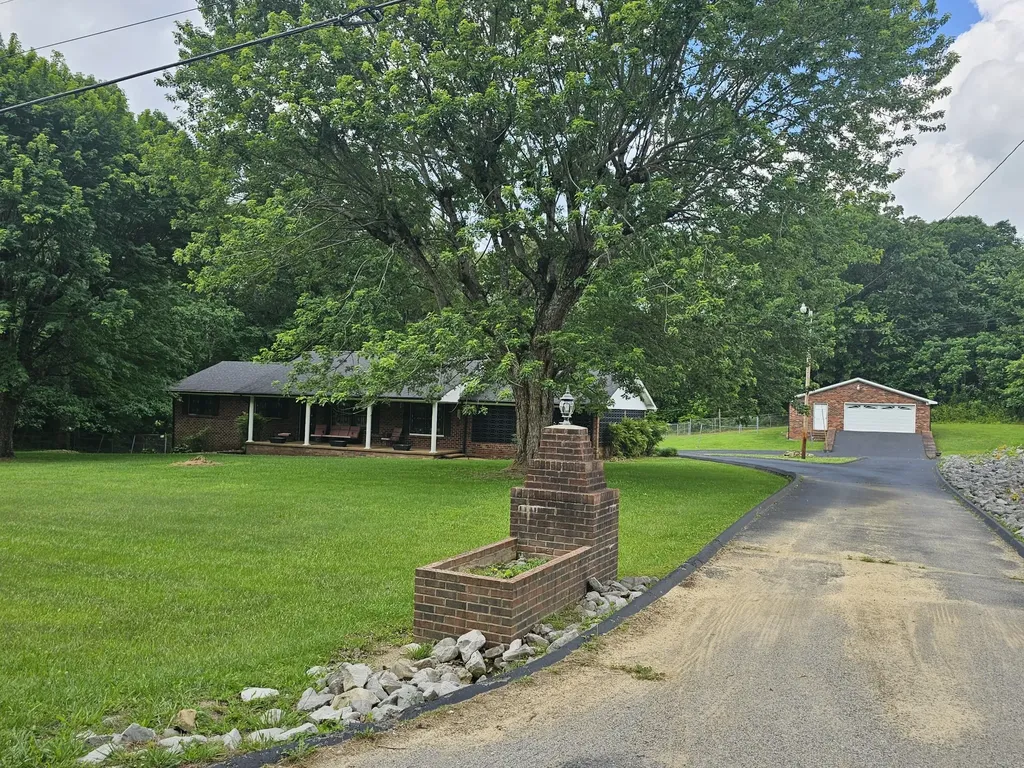 450 Main Street Palmer TN 37365