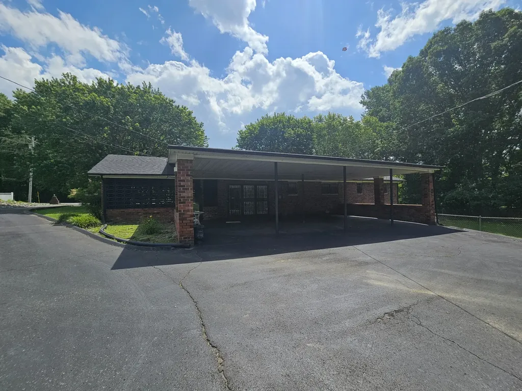 450 Main Street Palmer TN 37365