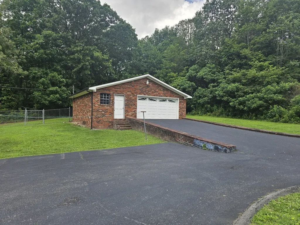 450 Main Street Palmer TN 37365