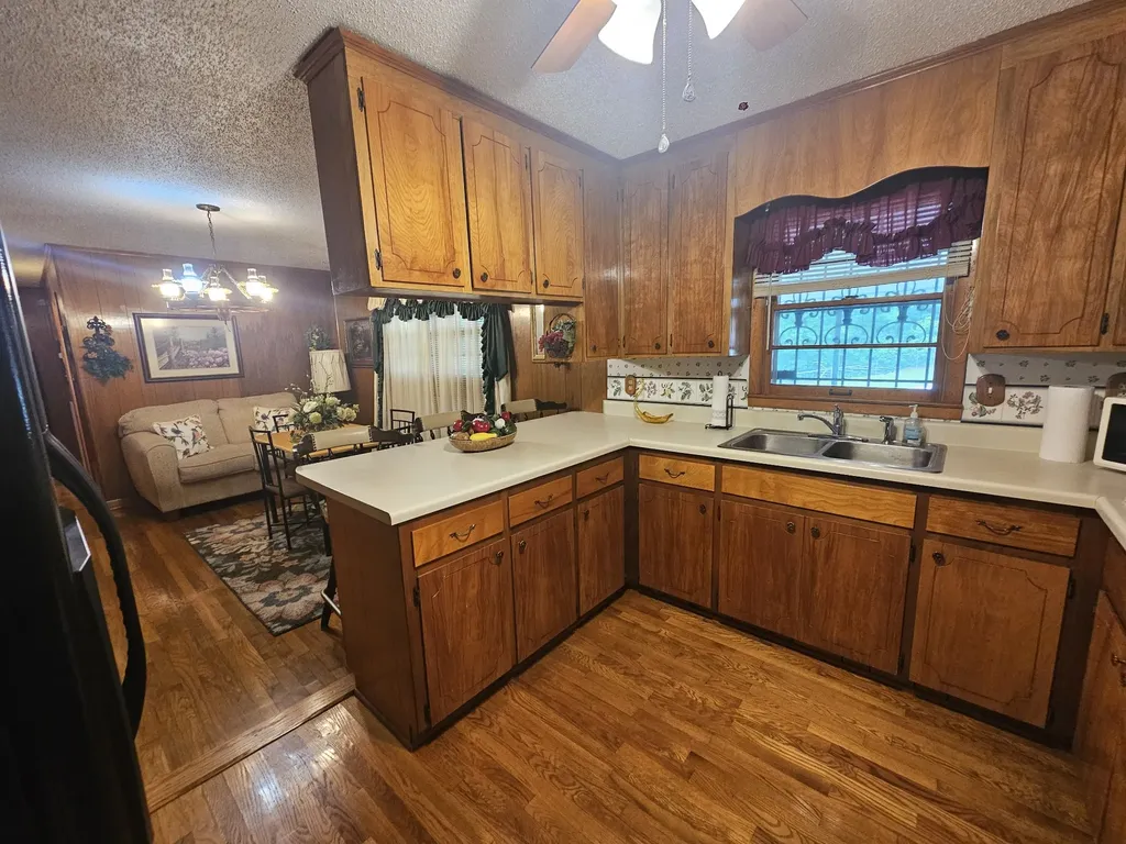 450 Main Street Palmer TN 37365