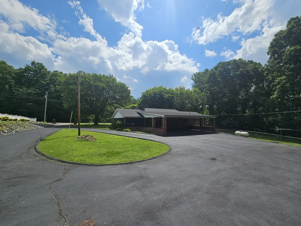 450 Main Street Palmer TN 37365