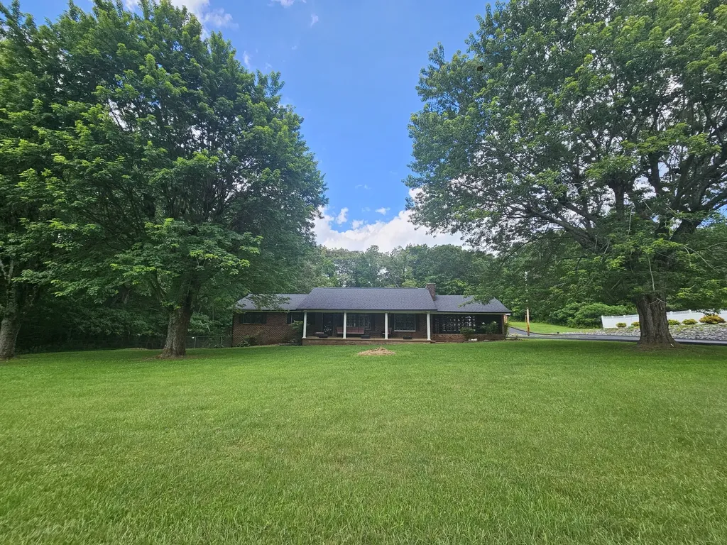 450 Main Street Palmer TN 37365