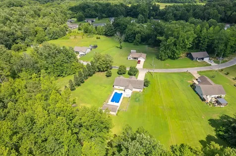 139 Buttonwood Drive Lexington TN 38351