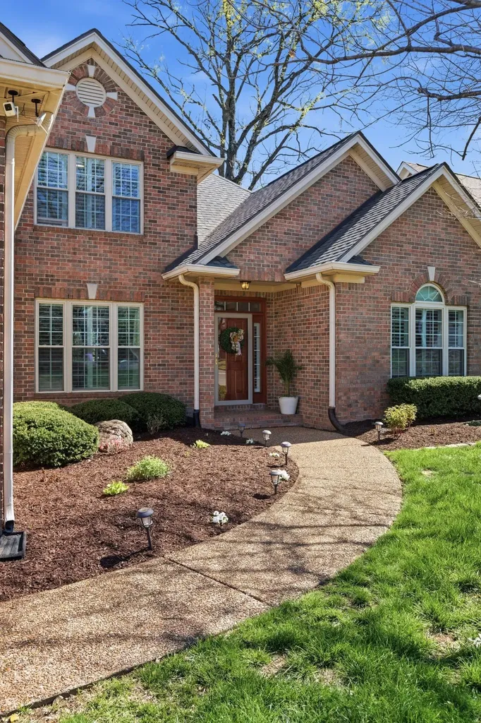 4840 Redcastle Ridge Nashville TN 37211