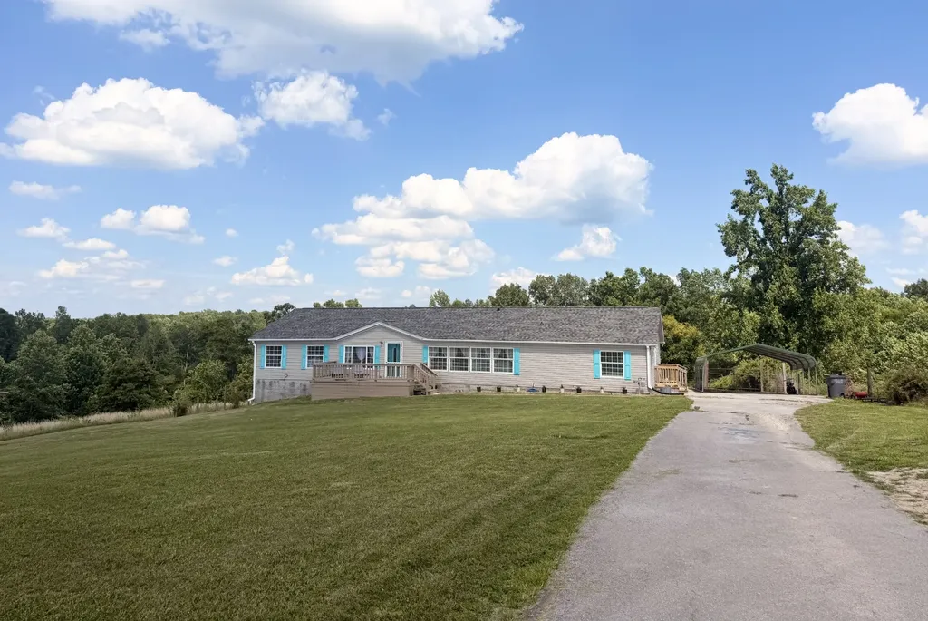 2657 Oak Grove Road Red Boiling Springs TN 37150