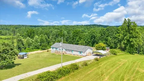 2657 Oak Grove Road Red Boiling Springs TN 37150