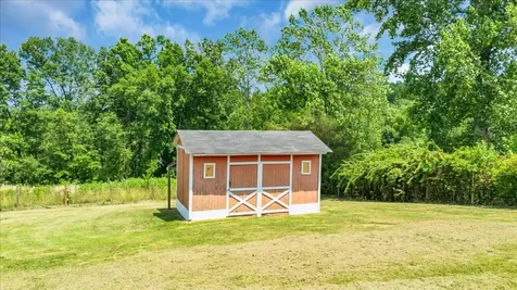 2657 Oak Grove Road Red Boiling Springs TN 37150