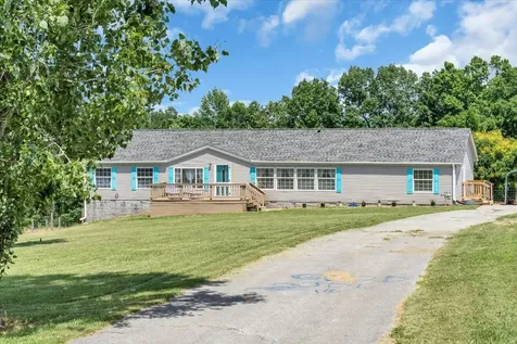 2657 Oak Grove Road Red Boiling Springs TN 37150