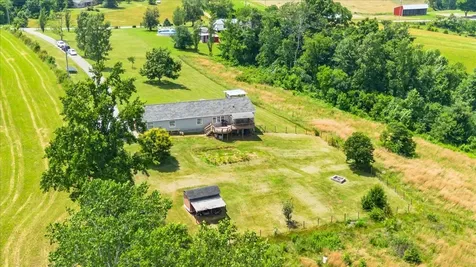 2657 Oak Grove Road Red Boiling Springs TN 37150