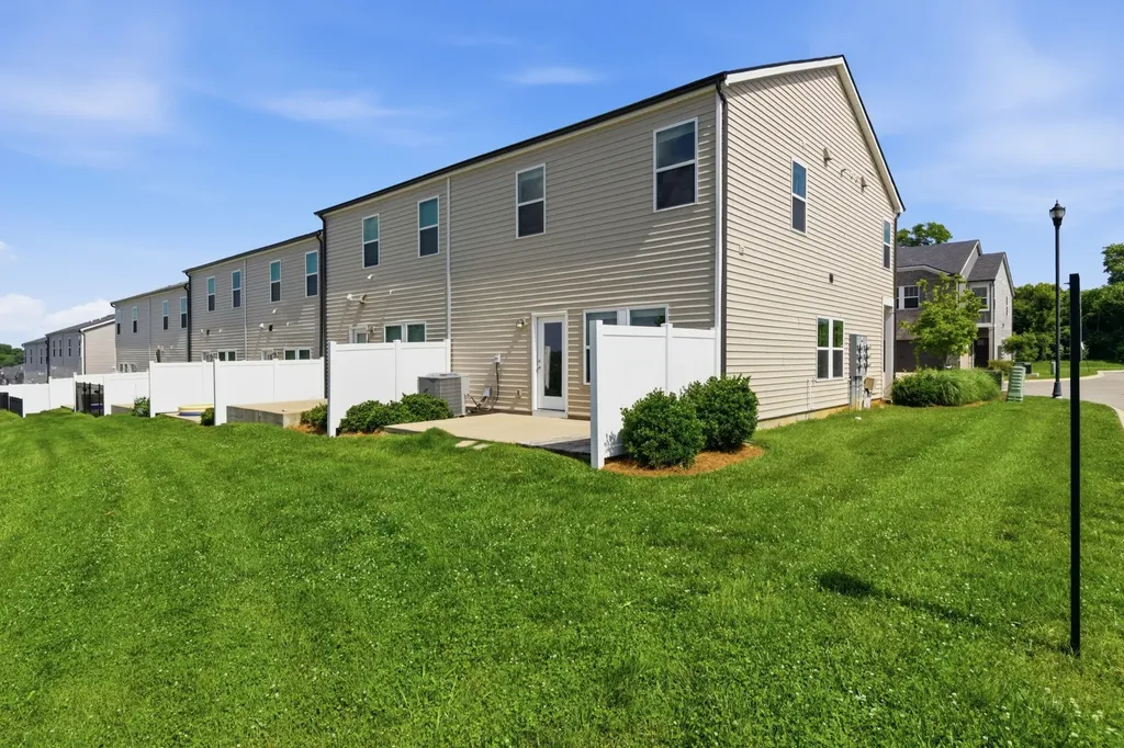 862 Longleaf Lane Columbia TN 38401