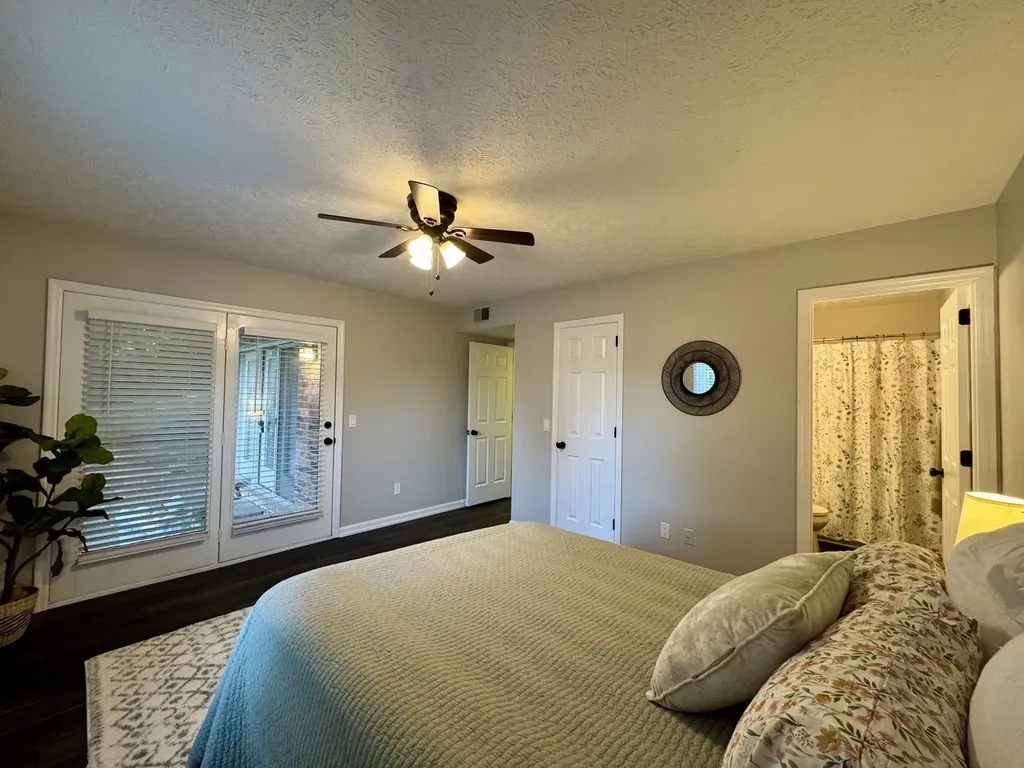 317 Village Ln, W Dickson TN 37055