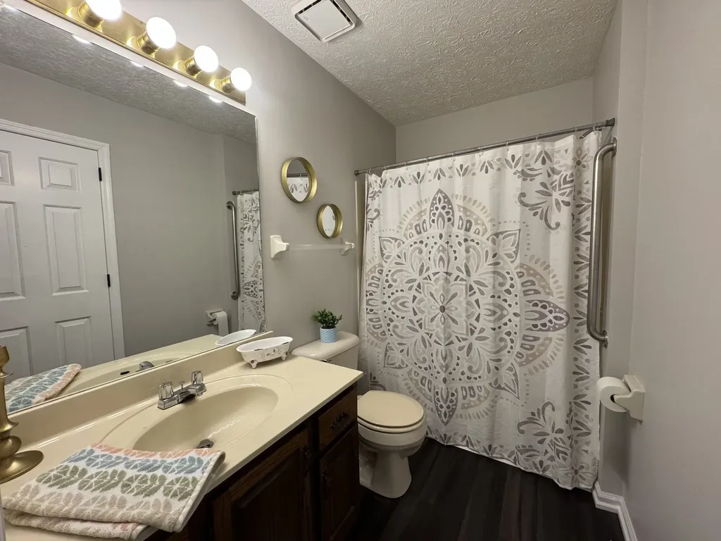 317 Village Ln, W Dickson TN 37055