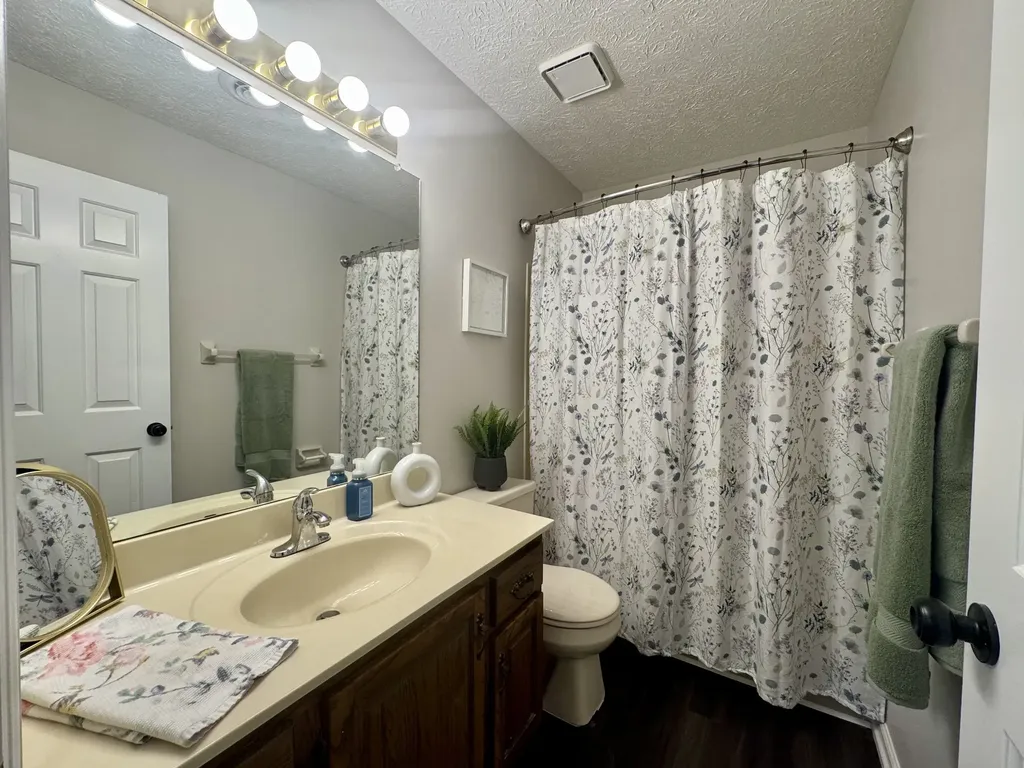 317 Village Ln, W Dickson TN 37055