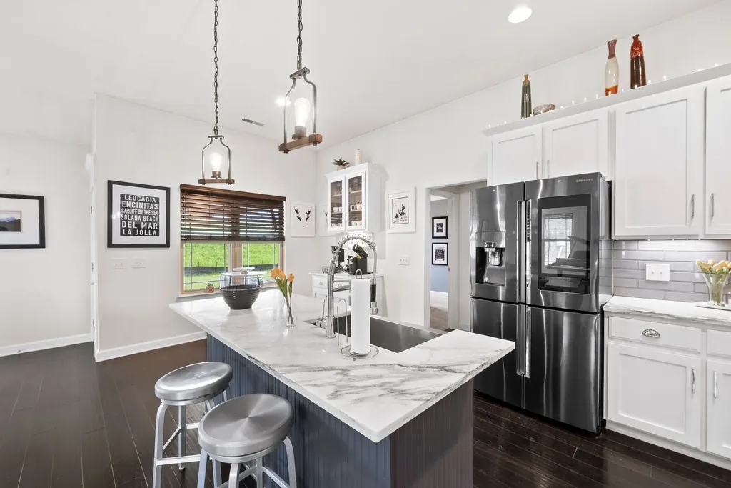 105 Grayson Lane White House TN 37188