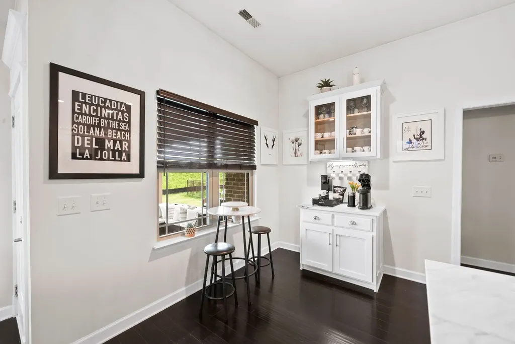 105 Grayson Lane White House TN 37188